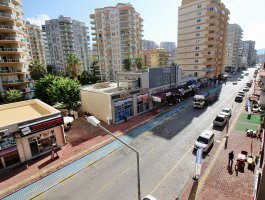 Fully furnished 2 + 1 apartment in Alanya Mahmutlar Ataturk Street